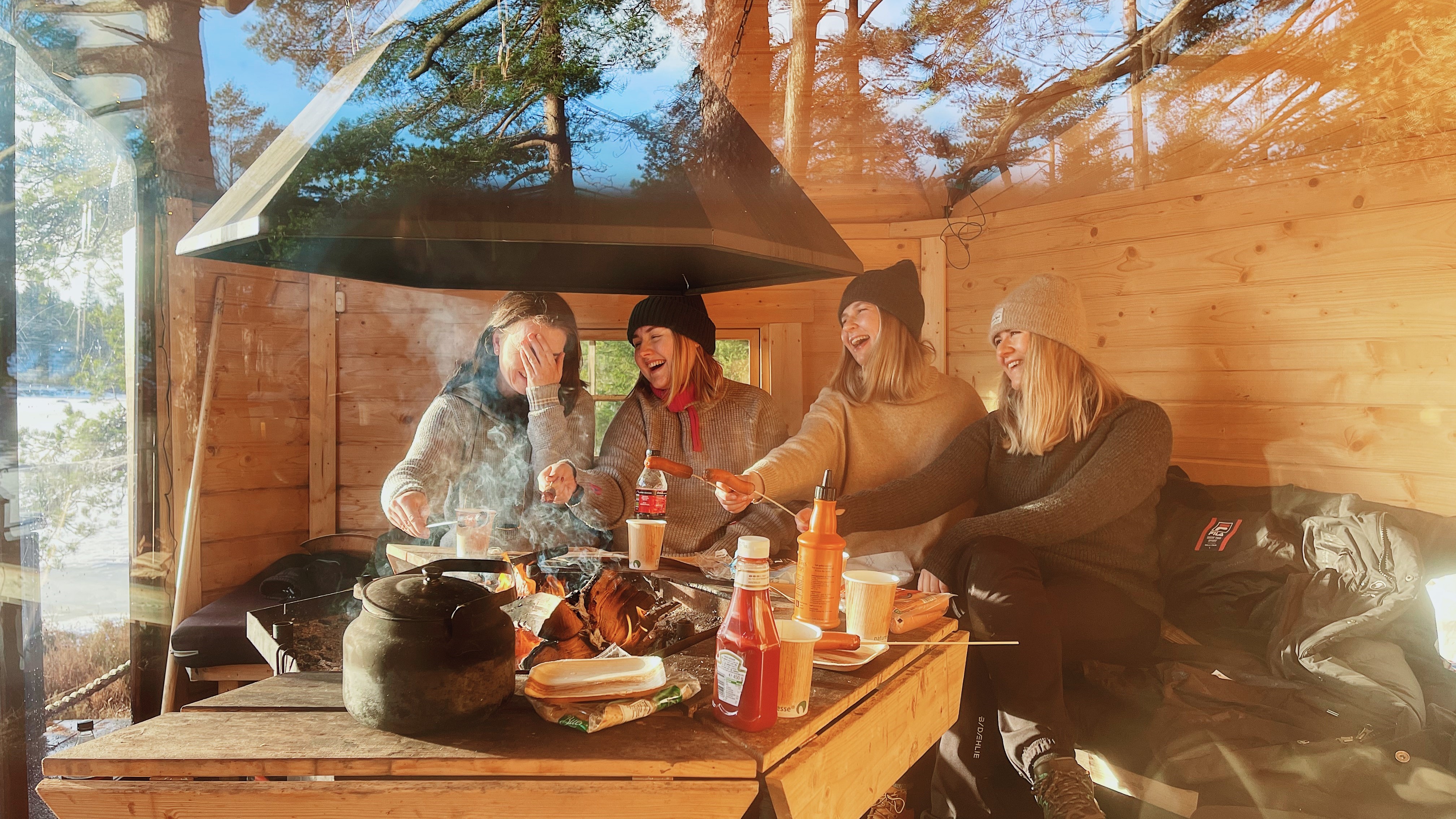 Cozy BBQ By The Lake At Wild Cabins