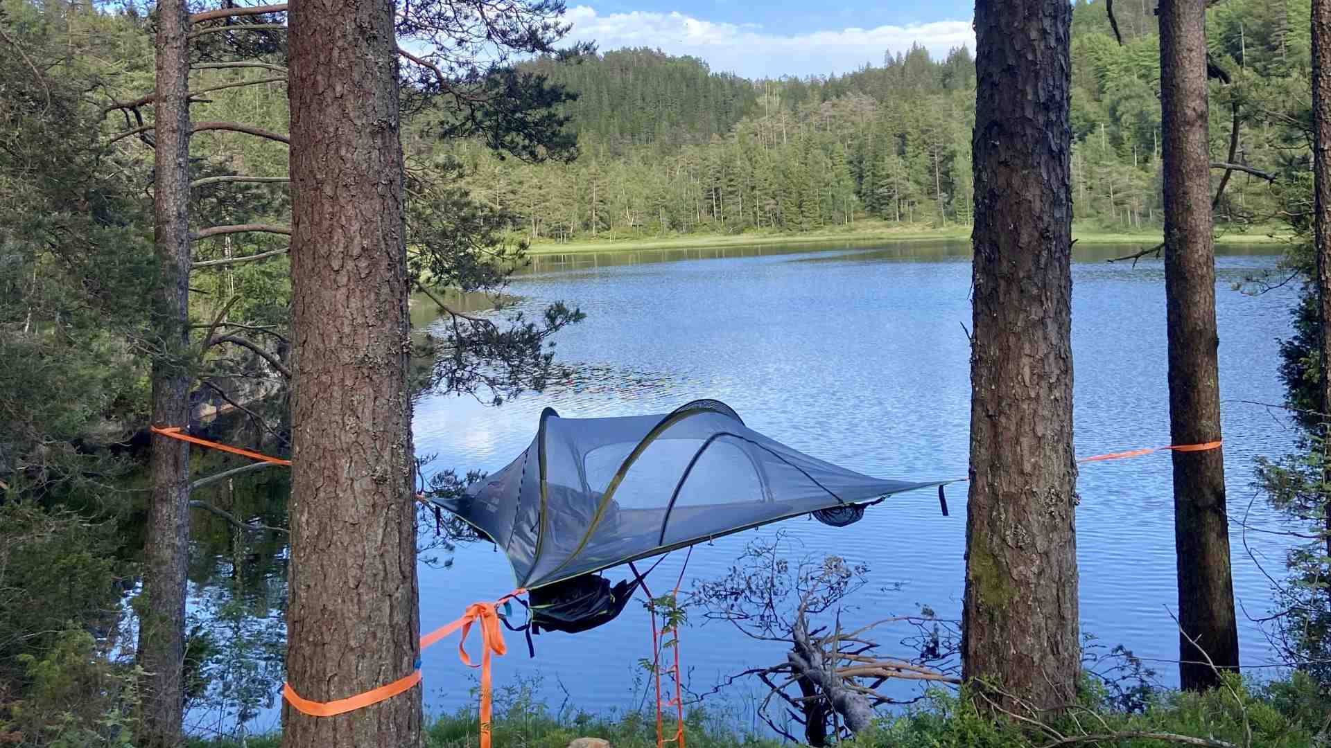 Wildcabins Flytende Telt Over Sjøen.Jp