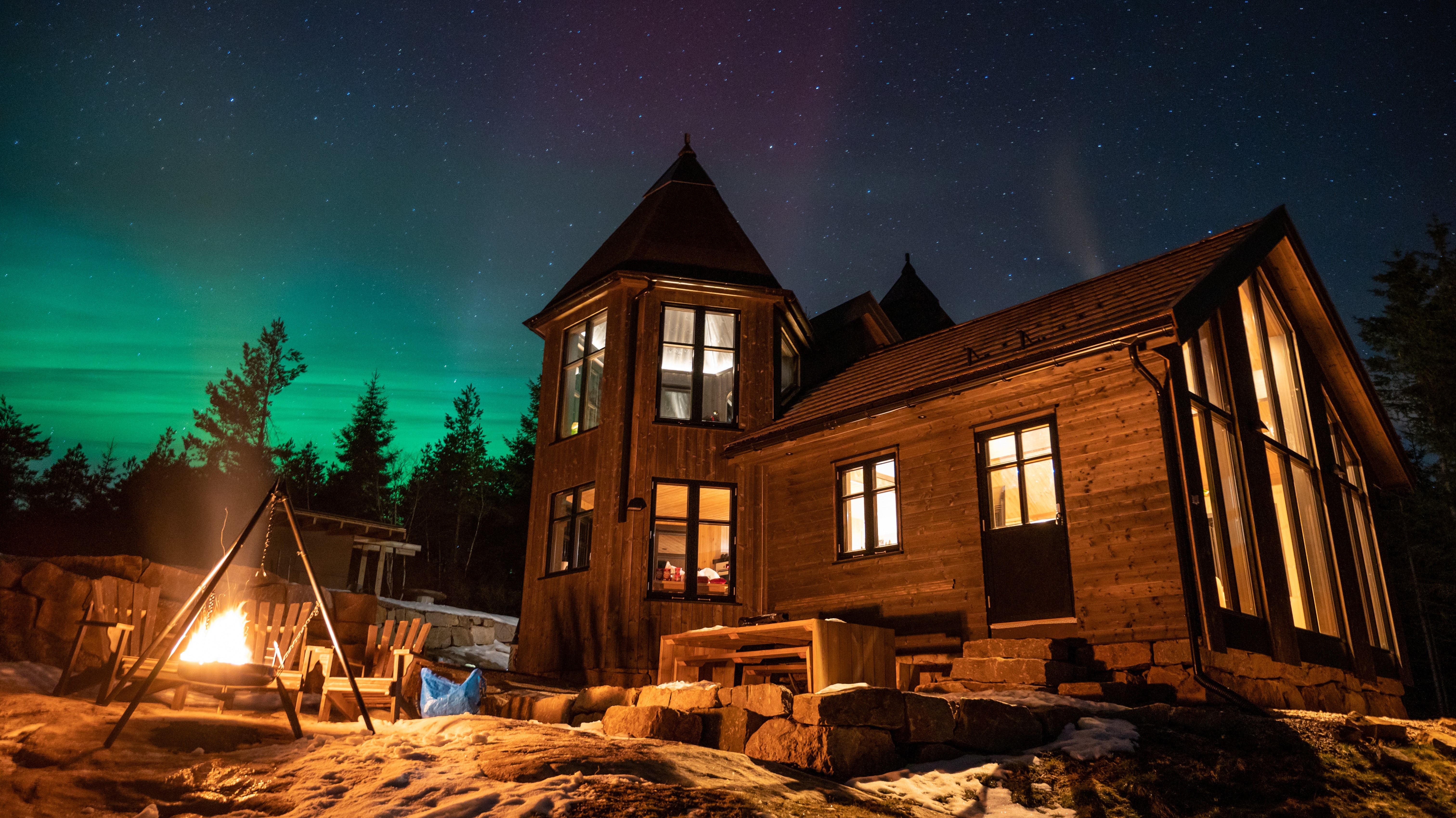 fairytale castle northern lights